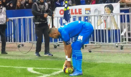 资讯绝地求生决赛圈再现经典名场面《没上子弹》